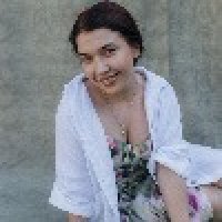 Надин Сараф